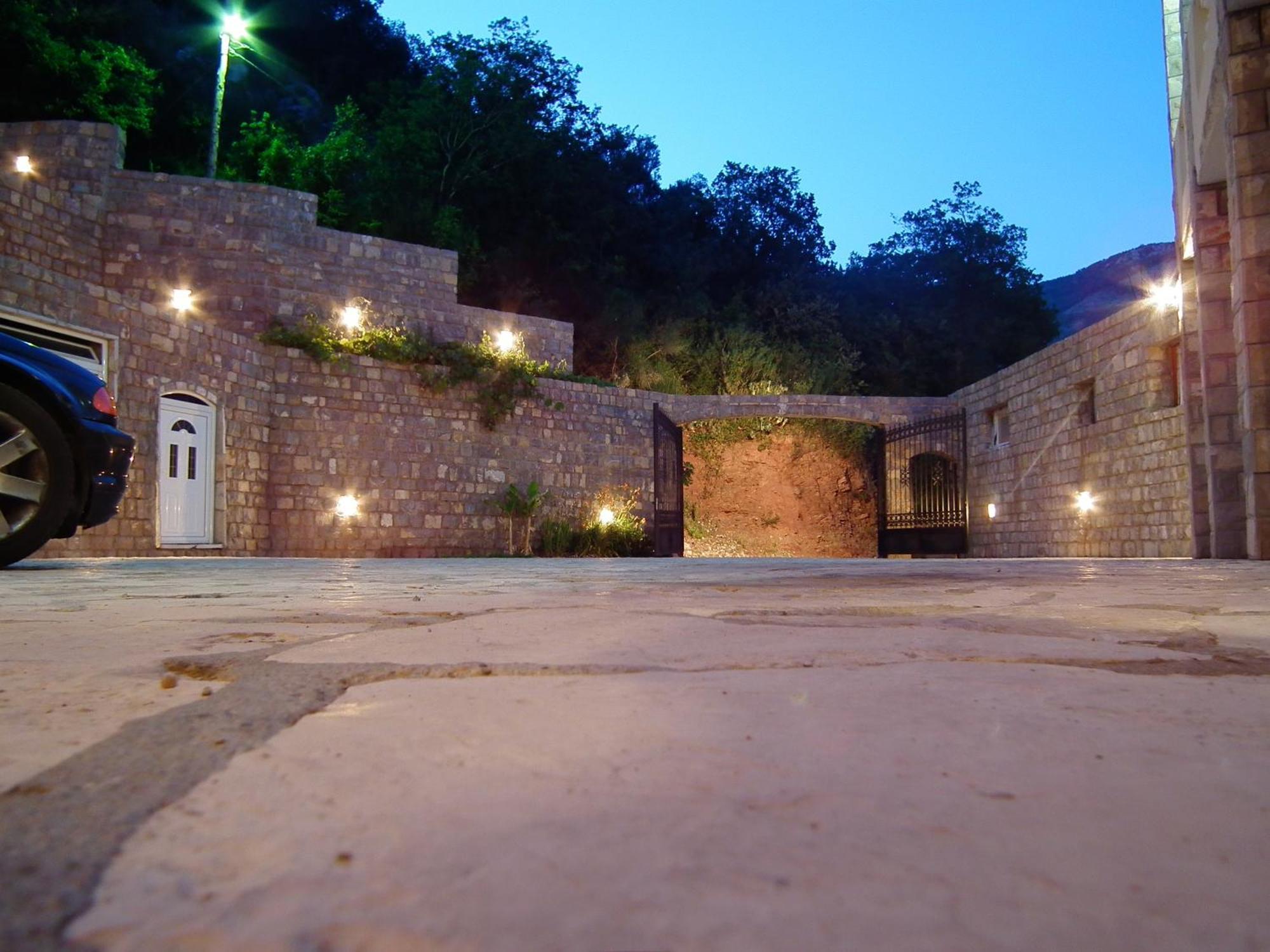 Castellamare Residence Petrovac Bagian luar foto