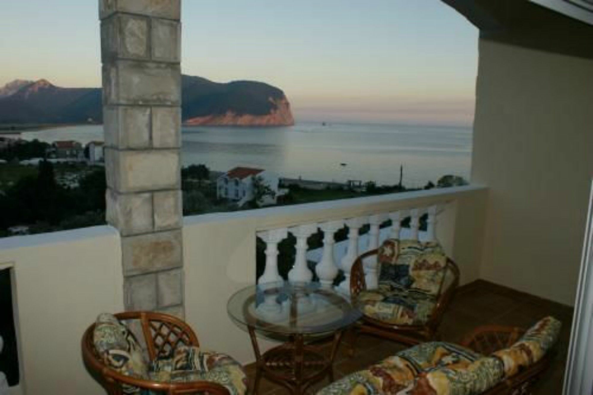 Castellamare Residence Petrovac Bagian luar foto